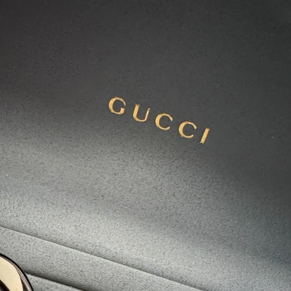 Gucci Black Women's Sunglasses - Picture 3 of 9